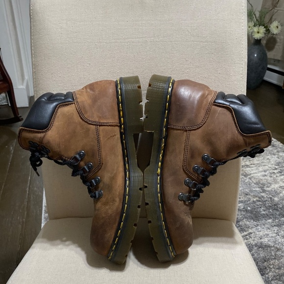 Dr. Martens work boots brown air wair 6 tie rivet oil resistant 12 lace up boots - Picture 8 of 11